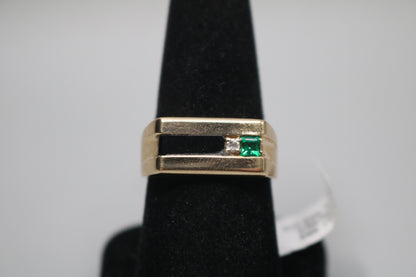 10K Yellow Gold Signet Diamond Men's Ring (Size 10)