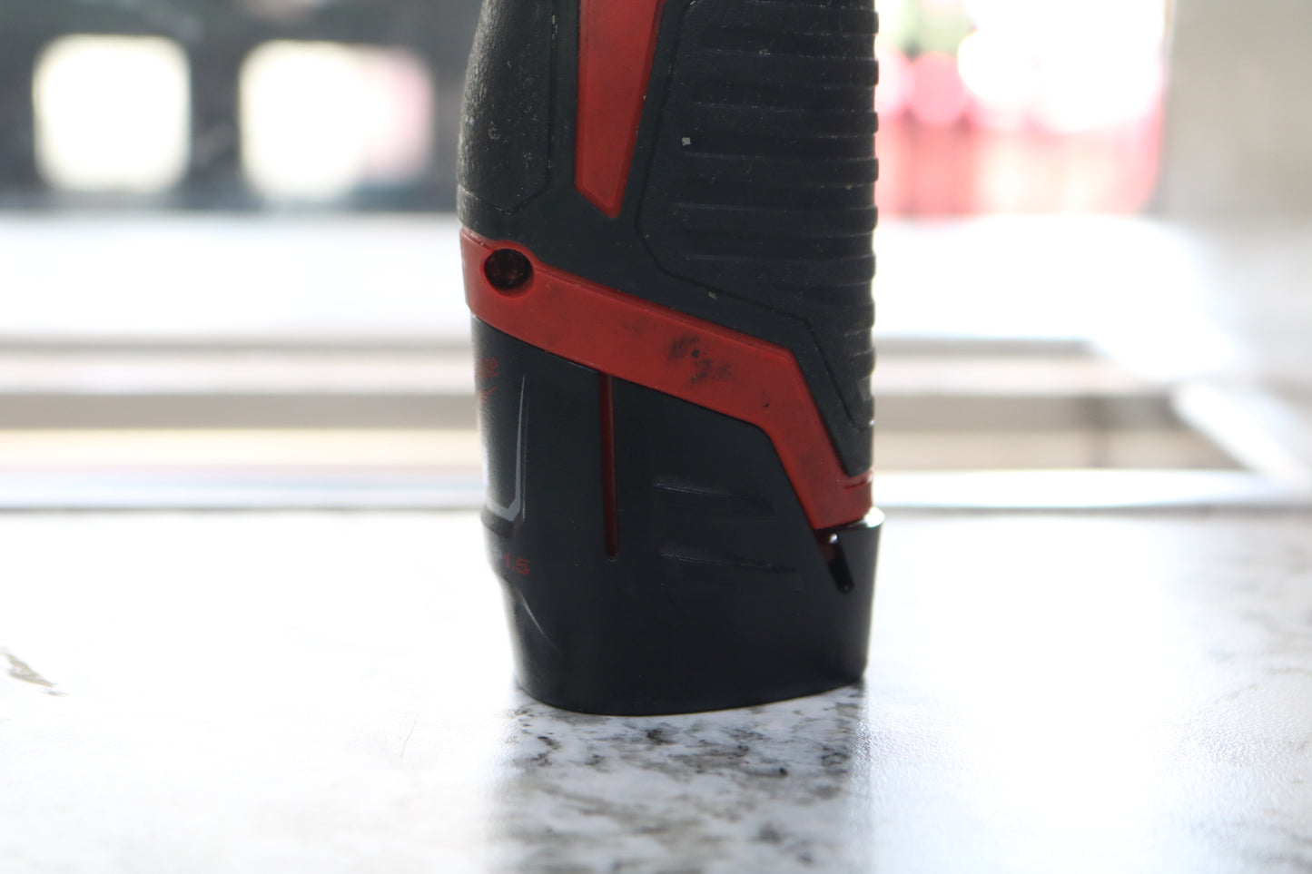 Milwaukee 2462-20 1/4" hex Impact Driver with Charger