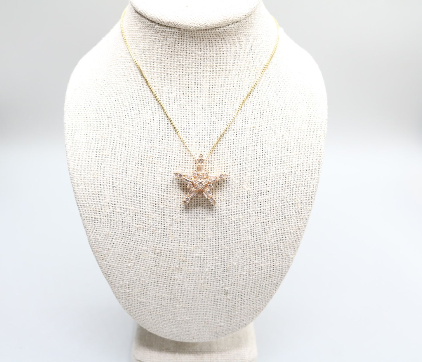 14K Yellow Gold Box Style Chain with Diamond Star Charm (0.35 CTW)