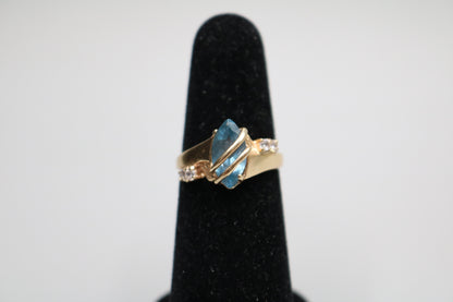14k Yellow Gold Fancy Lady Ring W/Blue Topaz Gemstone (Size 7 1/2)