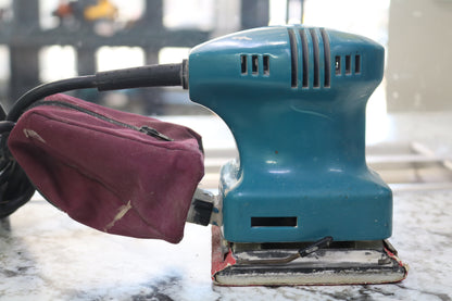 Makita Finishing Sander BO4552 Handheld Palm Power Tool Only