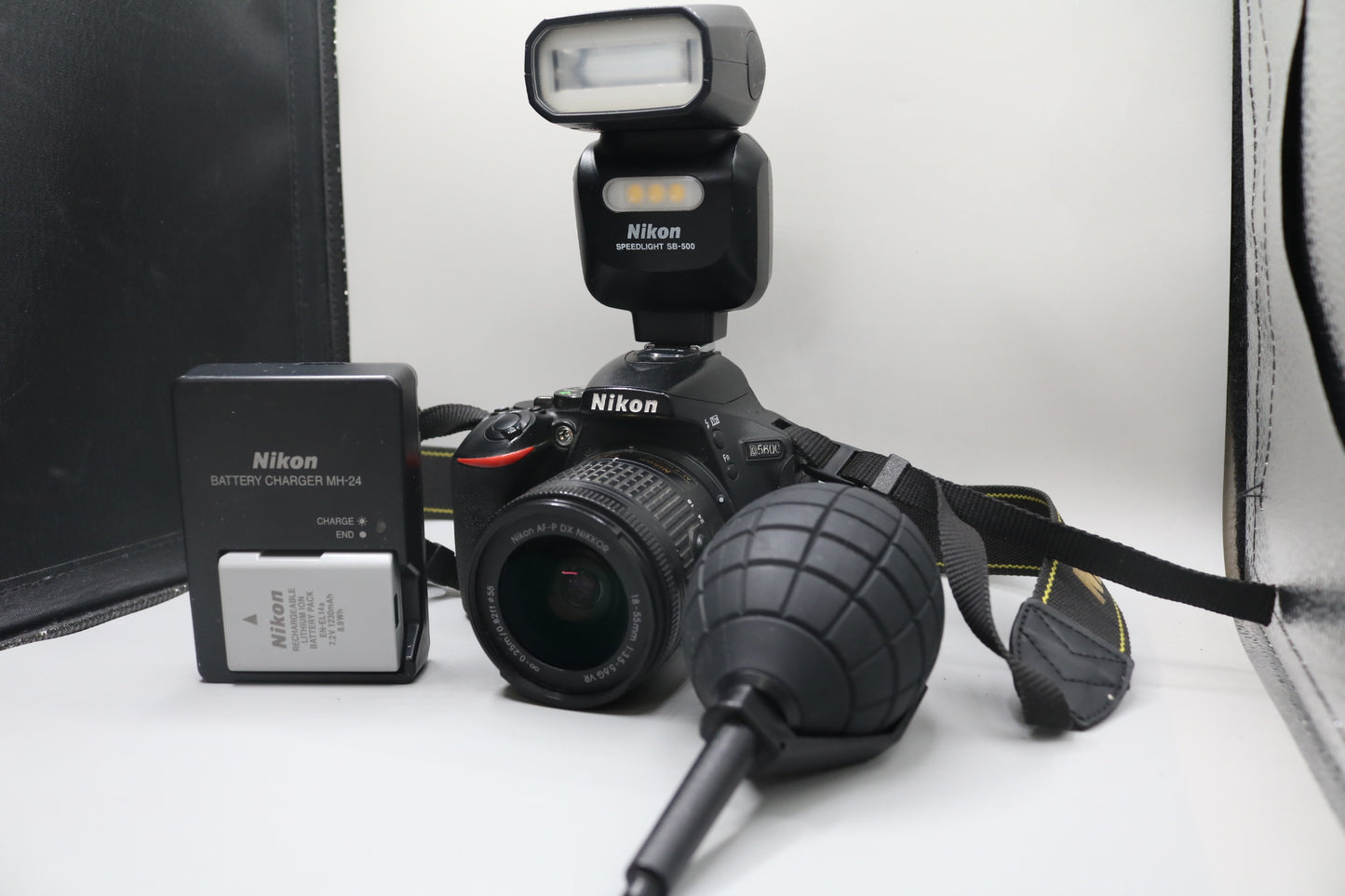 Nikon D5600 N1538 Digital Camera with Nikon 18-55mm Lens and SB-500 Flash