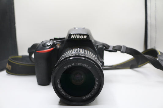 Nikon D5600 N1538 Digital Camera with Nikon 18-55mm Lens and SB-500 Flash