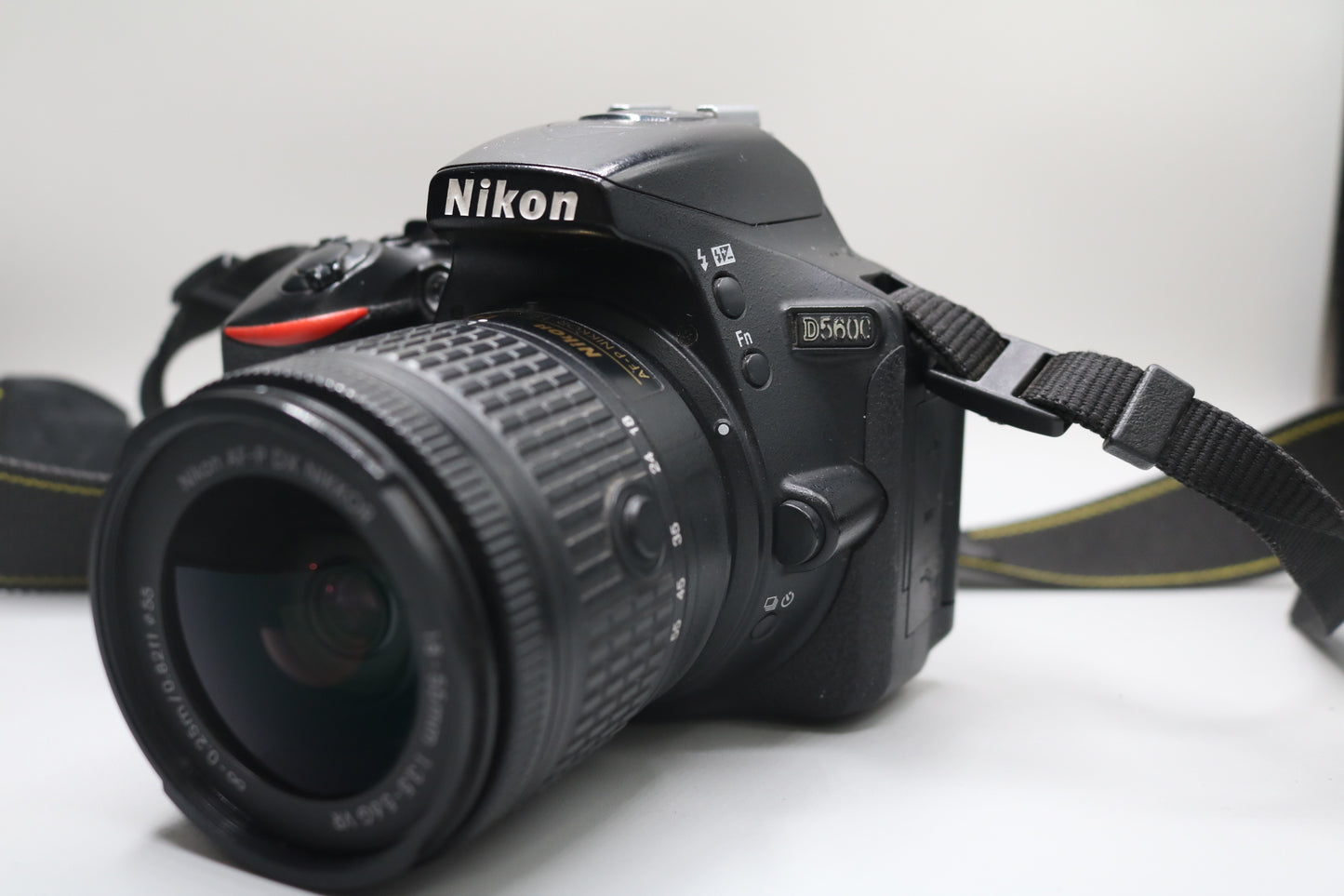 Nikon D5600 N1538 Digital Camera with Nikon 18-55mm Lens and SB-500 Flash