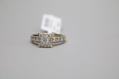 10K Yellow Gold Lab Grown Diamond Cluster Ring (0.85 CTW) (Size 7) Clearance