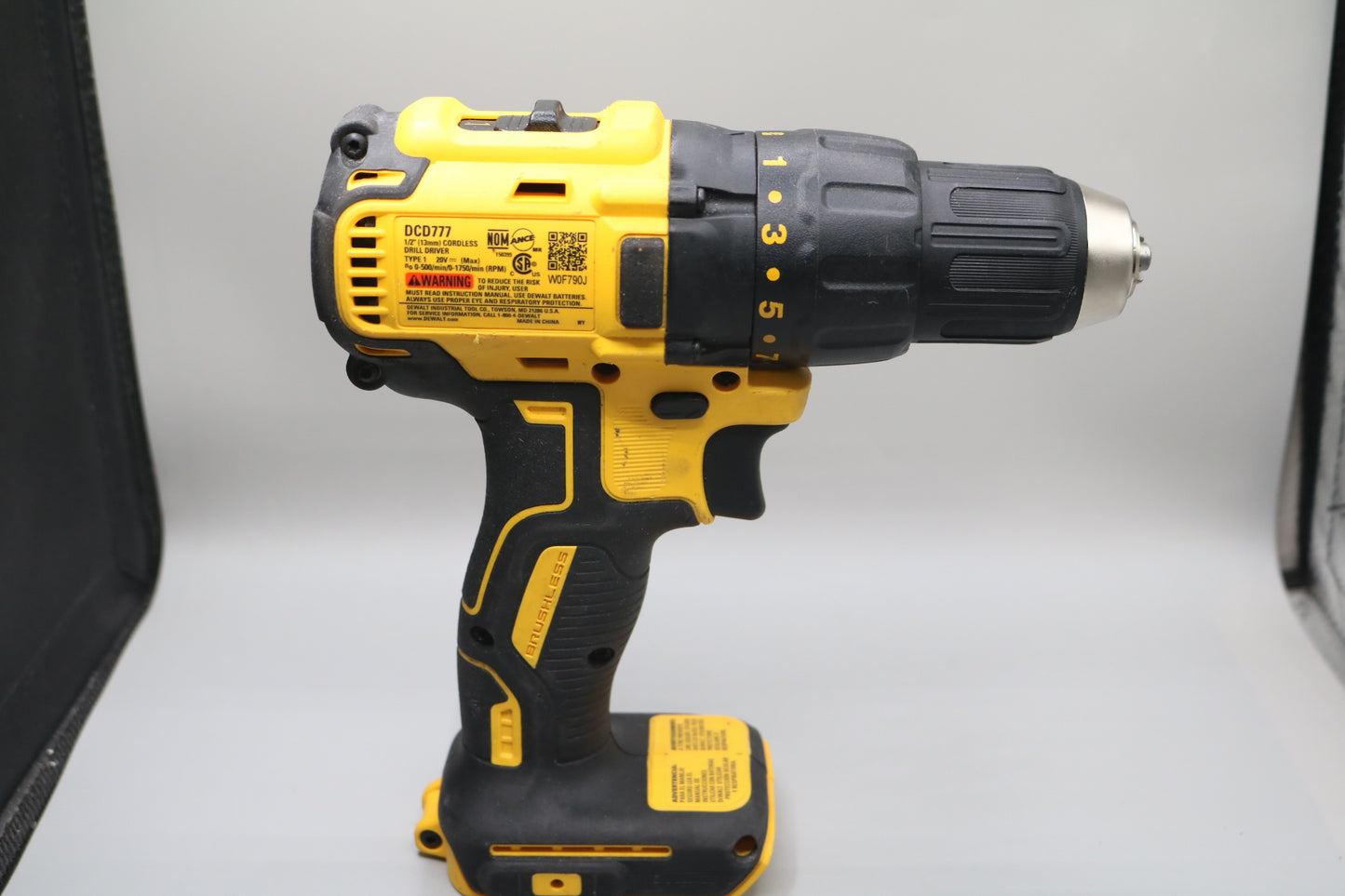 Dewalt DCD777 20V Brushless Cordless 1/2" Drill Driver