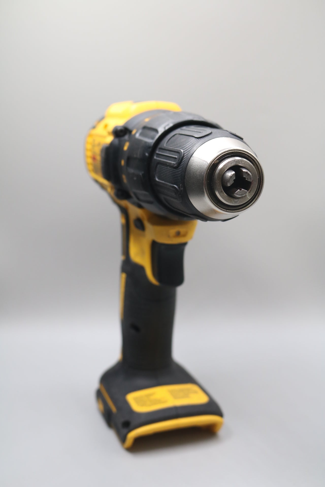 Dewalt DCD777 20V Brushless Cordless 1/2" Drill Driver