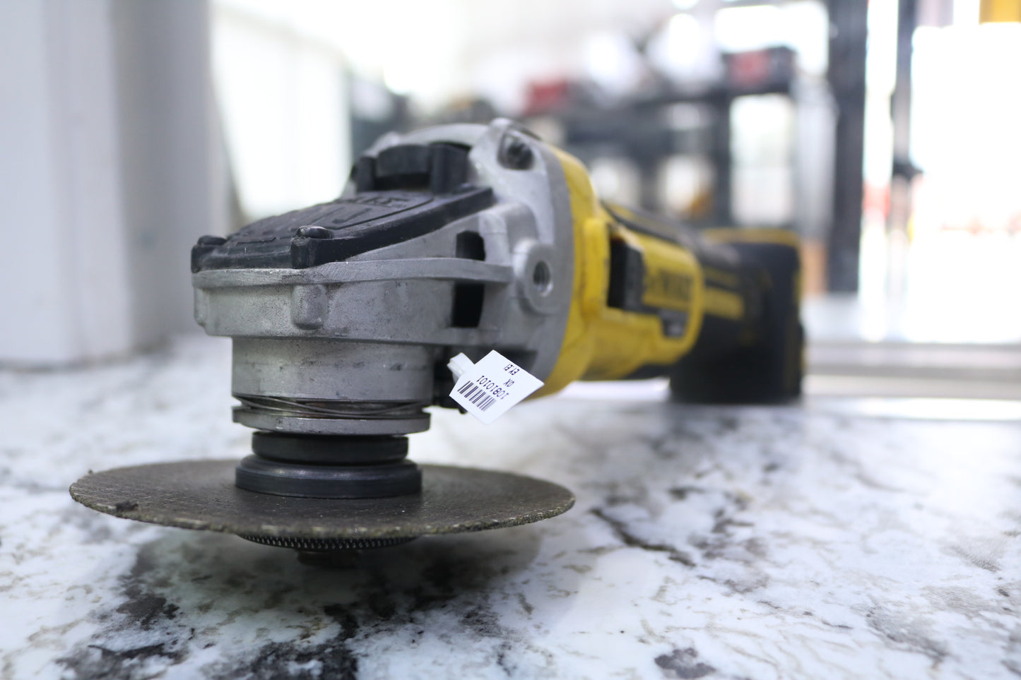 DEWALT DCG405 20V MAX XR 125mm Brushless Angle Grinder Tool Only