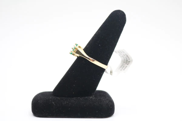 14k Yellow Gold 3 Green Stone w/Clear Stone Ring(Size 8 1/4)