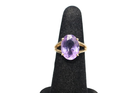 10K Yellow Gold Solitaire Amethyst Ring (Size 5 3/4) (4.00 CTW)