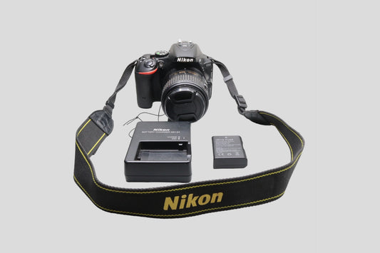 Nikon D5500 N1405 Digital Camera w/AF-S Nikkor 18-55mm lens