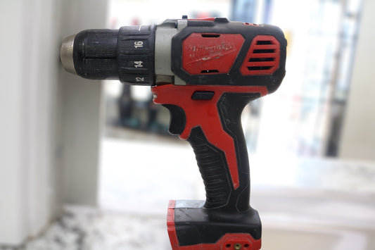 Milwaukee 2606-20 M18 18V Lithium-Ion Cordless 1/2 in. Drill Driver (TOOL ONLY)