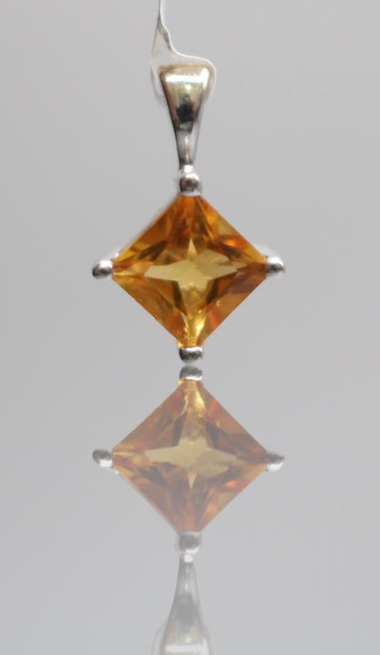 18k White Gold Princess Cut Yellow Citrine Solitaire Pendant
