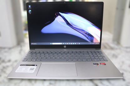 HP 15-fc0013od 15.6" AMD FHD Ryzen 3 7320U 2.4GHz 8GB RAM 256GB W11 Laptop