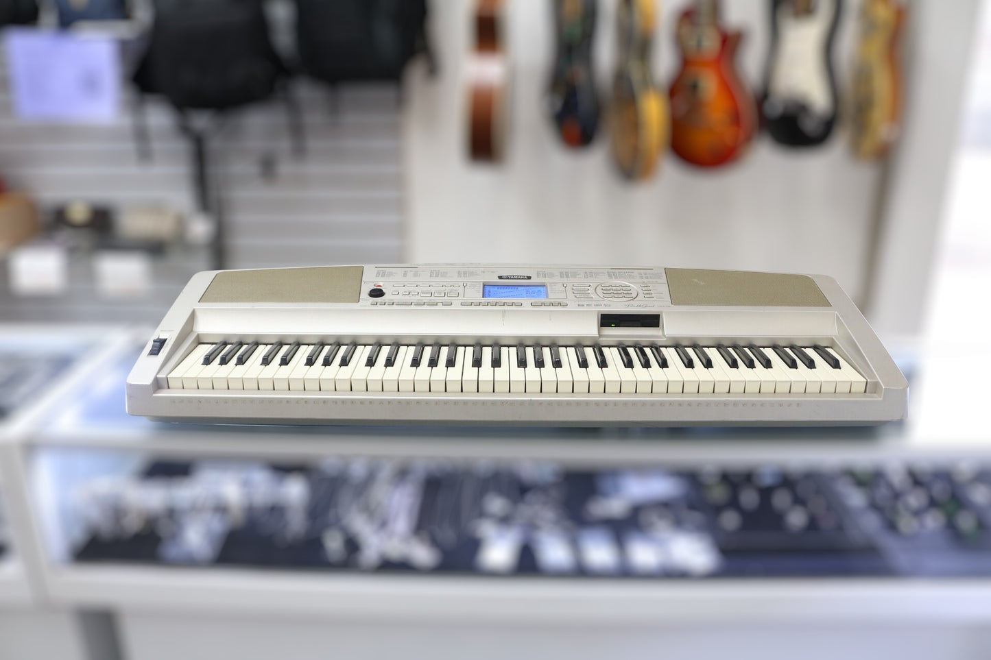 Yamaha DGX-300 76 Keys Keyboard (Local Pick-up only)