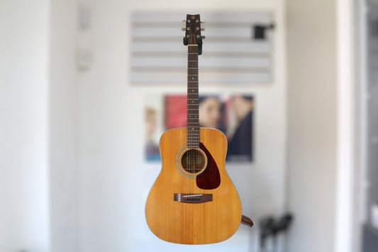 Yamaha FG-200 Acoustic Guitar with hard case (Local Pick-up only)