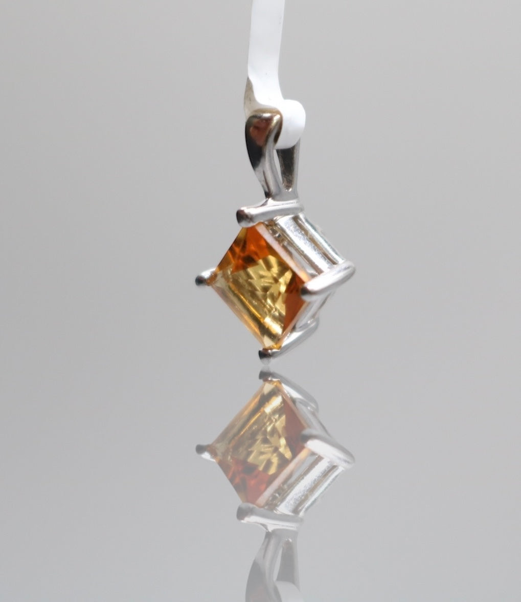 18k White Gold Princess Cut Yellow Citrine Solitaire Pendant