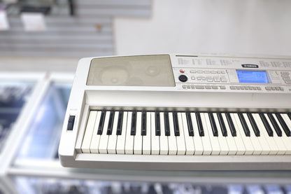 Yamaha DGX-300 76 Keys Keyboard (Local Pick-up only)