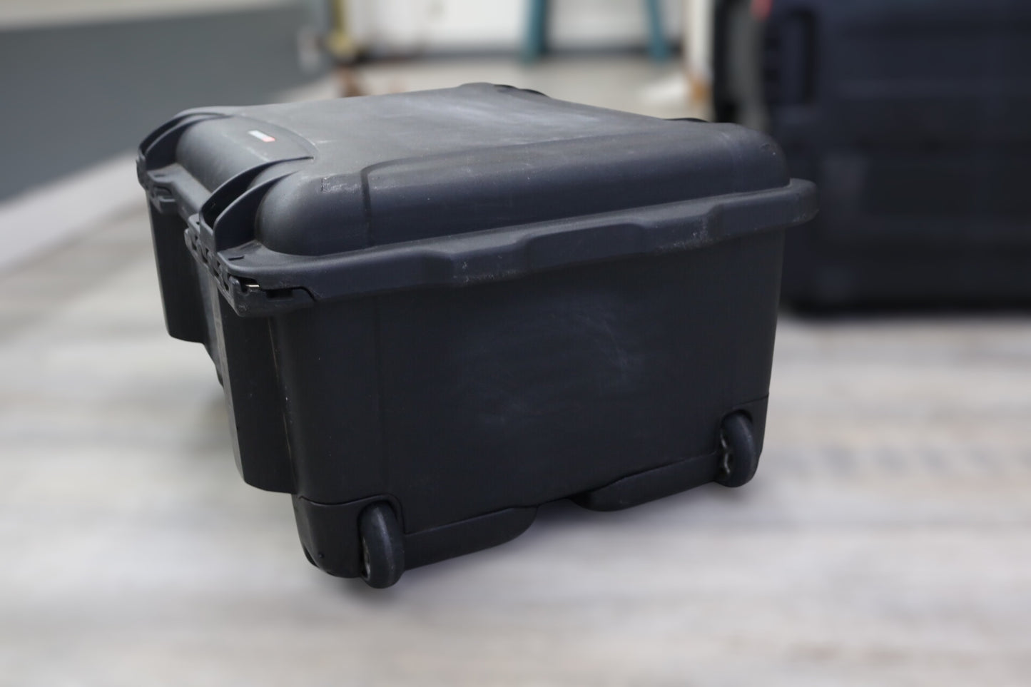 NANUK 950 WATERPROOF CASE WITH WHEELS (Local Pickup Only)