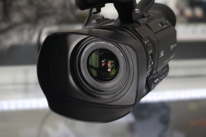 JVC GY-HM180U Camcorder