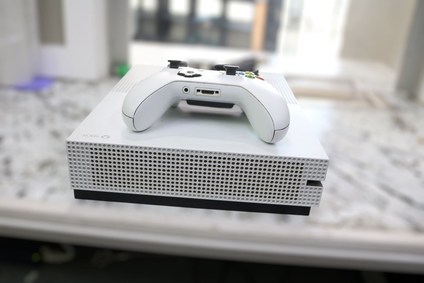 Microsoft 1681 Xbox One S 500 GB Console