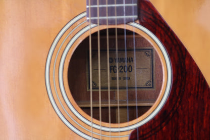 Yamaha FG-200 Acoustic Guitar with hard case (Local Pick-up only)
