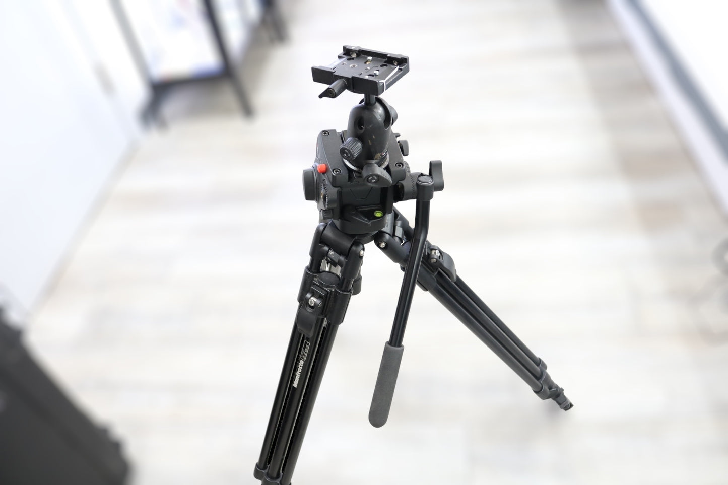 Manfrotto Large Tripod 351MVB2 Model with Bag (Local pick-up only) (Please Read)