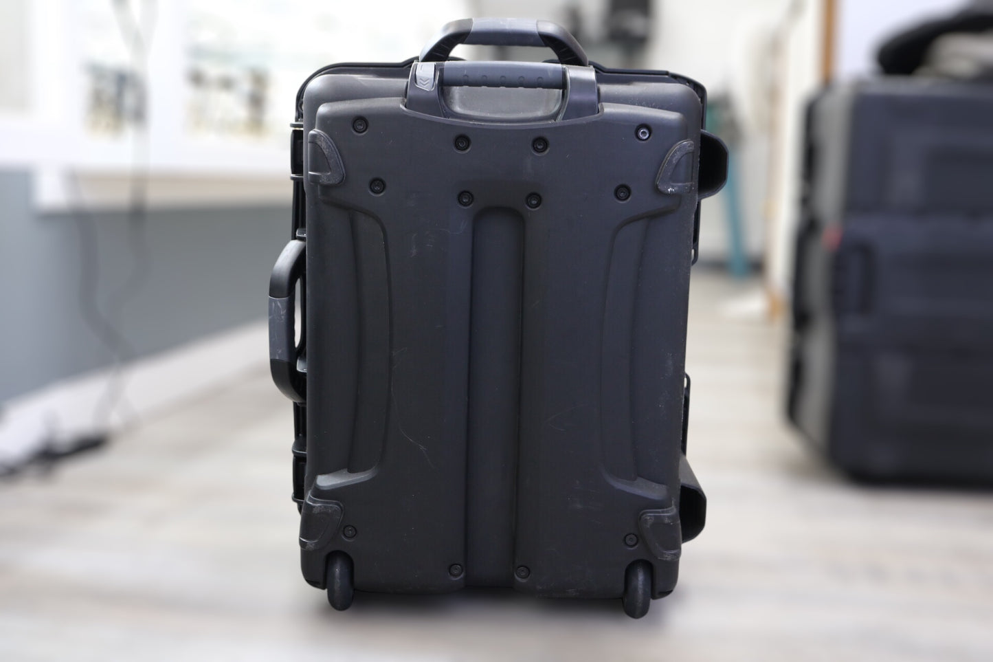NANUK 950 WATERPROOF CASE WITH WHEELS (Local Pickup Only)