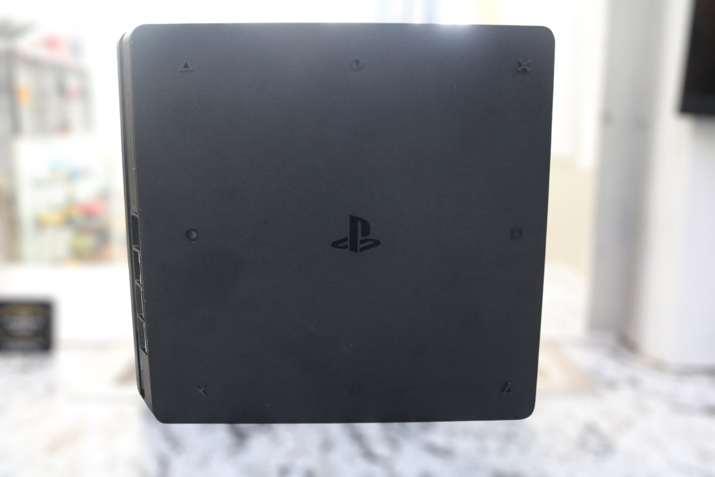 Sony PS4 Slim CUH-2215B 1TB Console