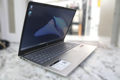 HP 15-fc0013od 15.6" AMD FHD Ryzen 3 7320U 2.4GHz 8GB RAM 256GB W11 Laptop