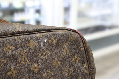 Louis Vuitton Monogram Neverfull Tote Bag