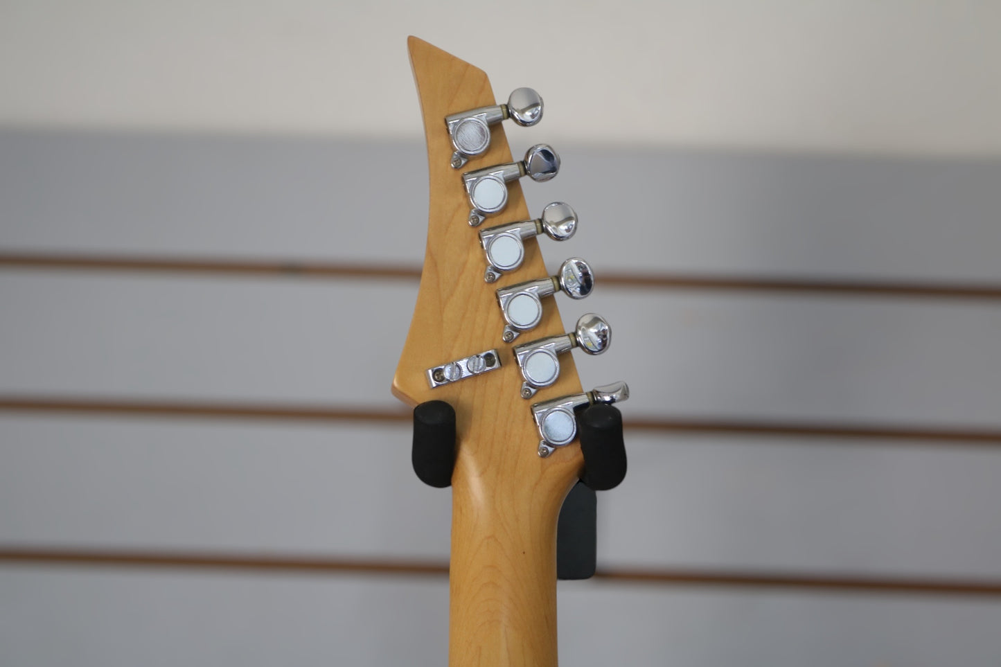 Samick KR-450 MSMBC Electric Guitar (Local pick-up only)
