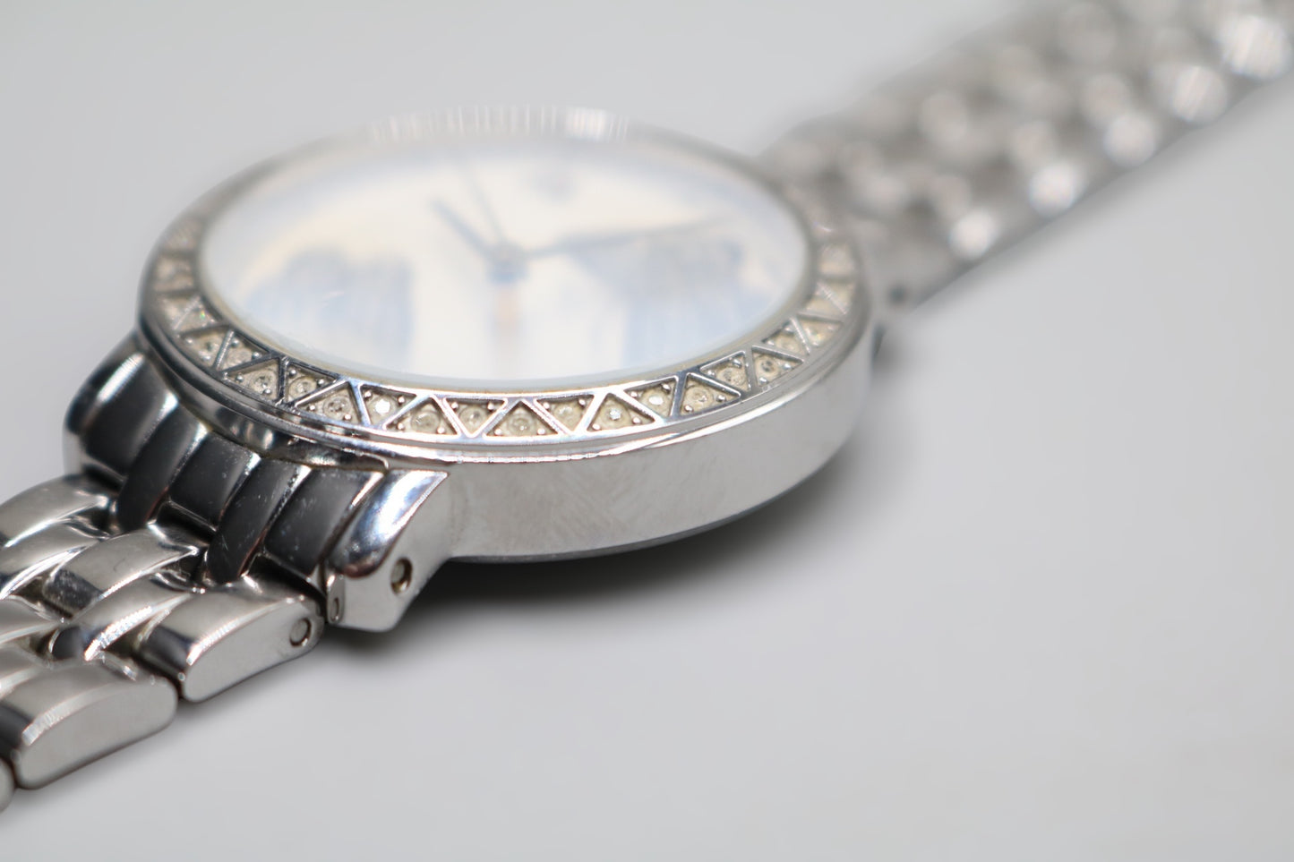 Guess Butterfly Ladies Watch G86013L