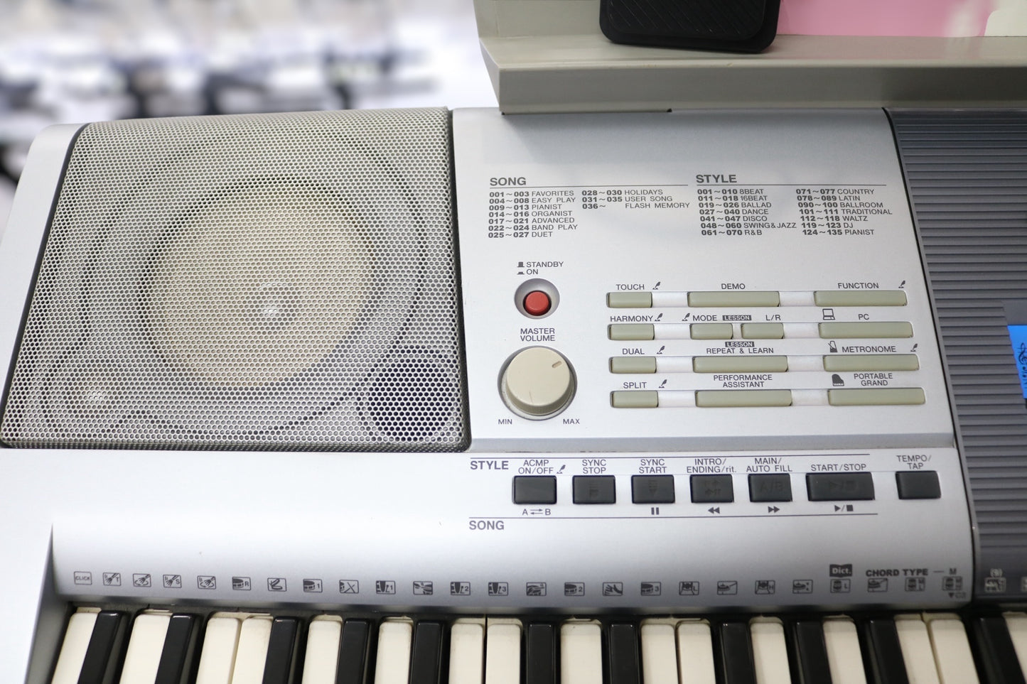 Yamaha PSR-293 Keyboard with Stand & Manuals (Local pick-up only)