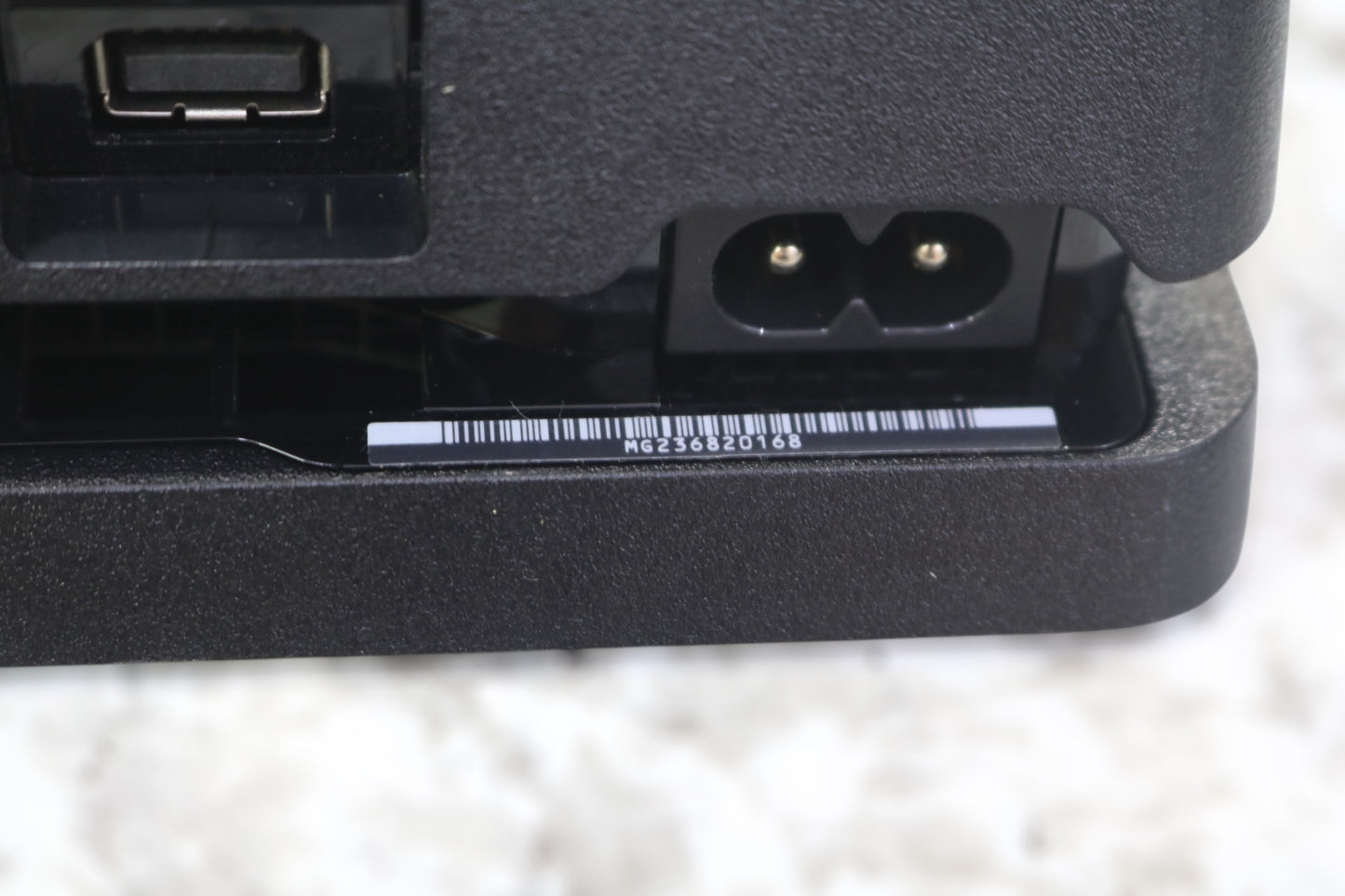 Sony PS4 Slim CUH-2215B 1TB Console