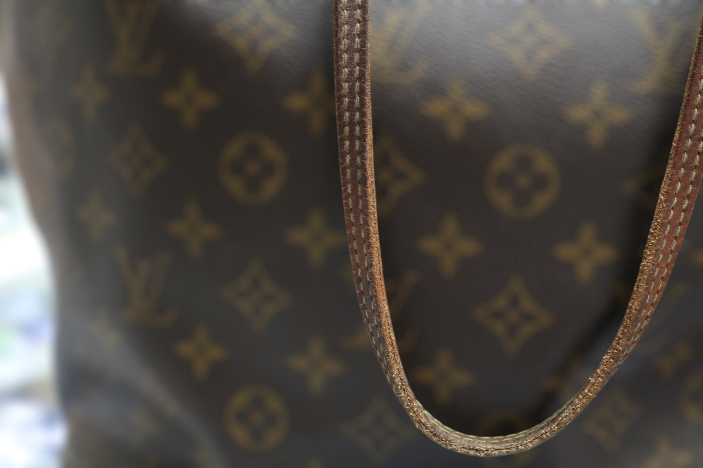 Louis Vuitton Monogram Neverfull Tote Bag