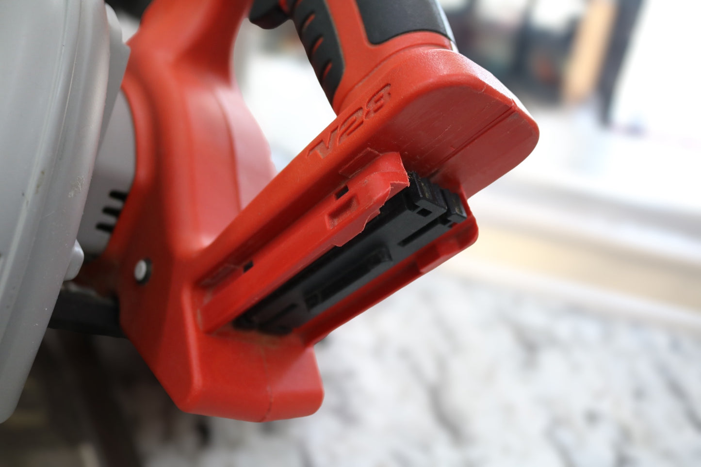 Milwaukee 0740-22 M28 28V Metal Cutting Saw (Local Purchase Only)