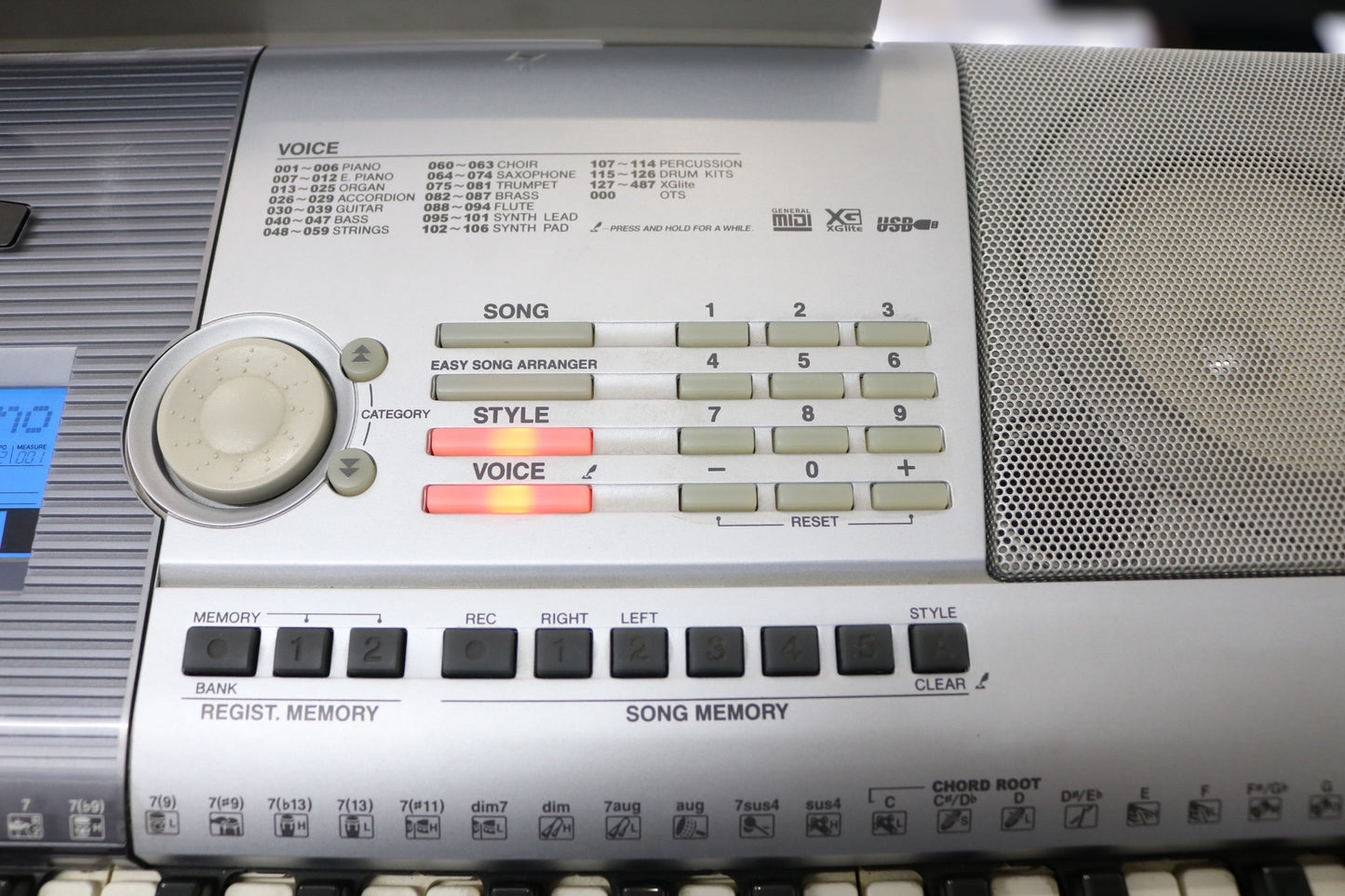 Yamaha PSR-293 Keyboard with Stand & Manuals (Local pick-up only)