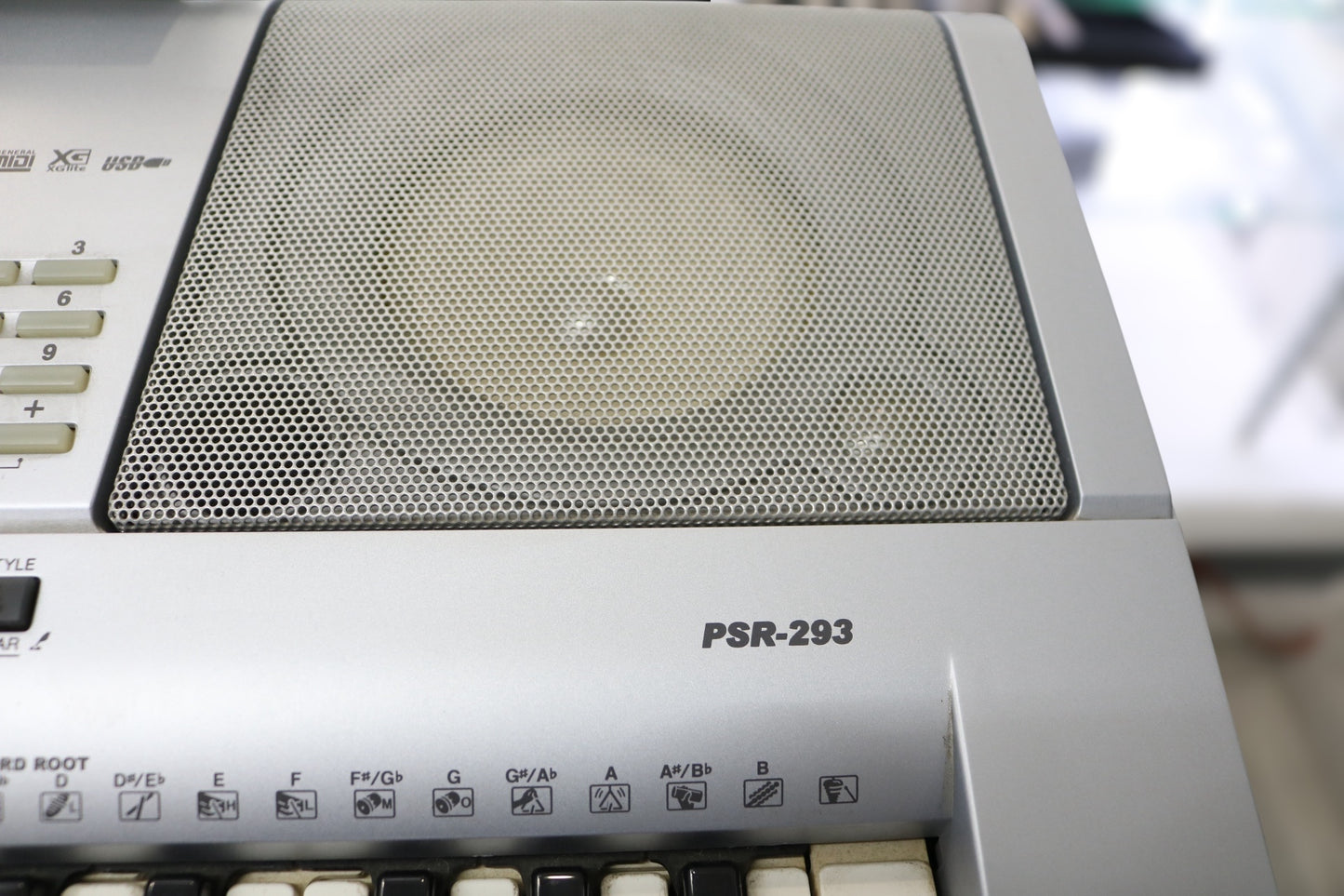 Yamaha PSR-293 Keyboard with Stand & Manuals (Local pick-up only)
