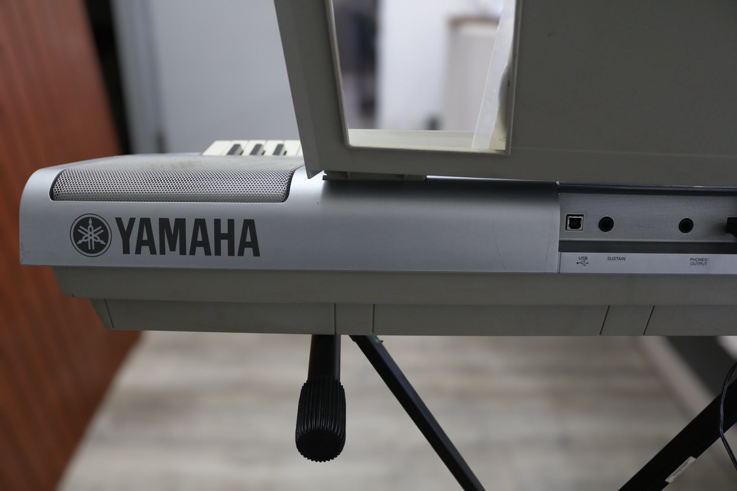 Yamaha PSR-293 Keyboard with Stand & Manuals (Local pick-up only)