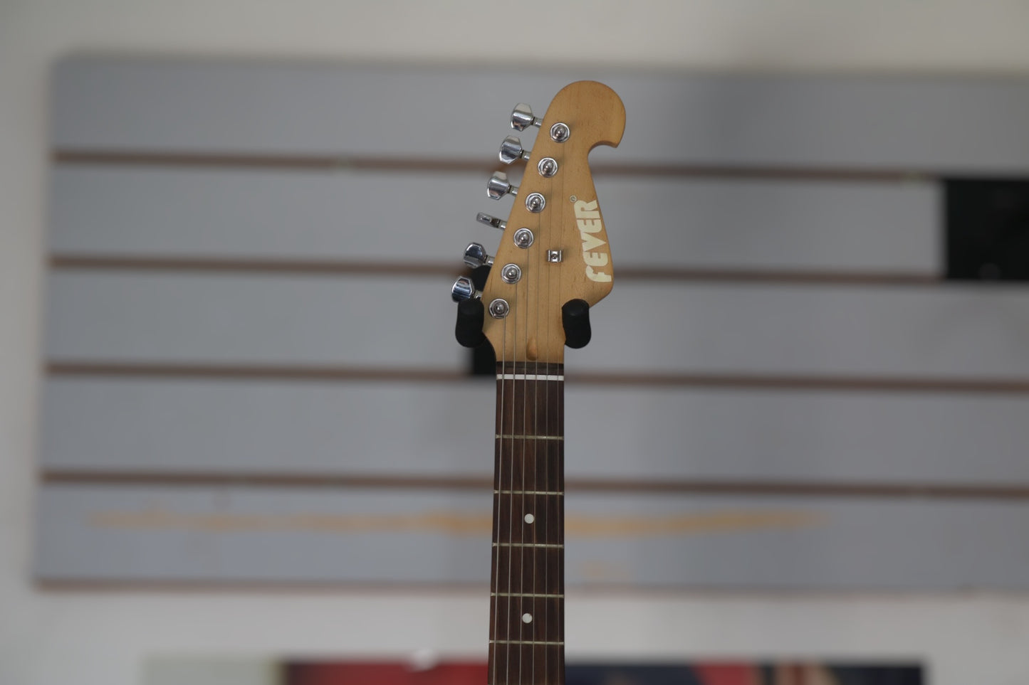 Fever Full Electric Guitar with case (No shipping)