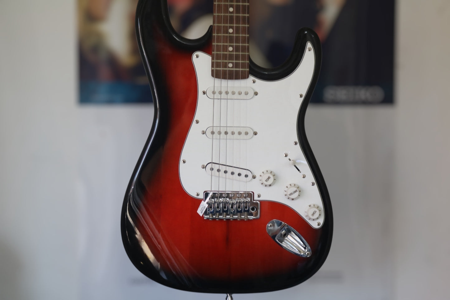 Fever Full Electric Guitar with case (No shipping)
