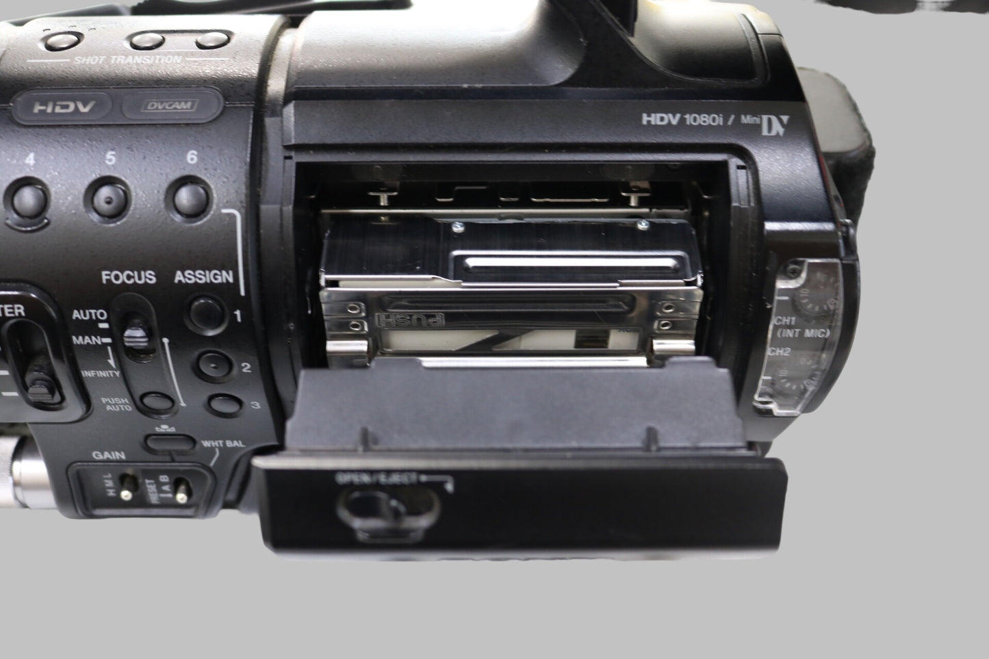 Sony HVR-Z1U Camera Recorder (Please Read) (No Shipping)
