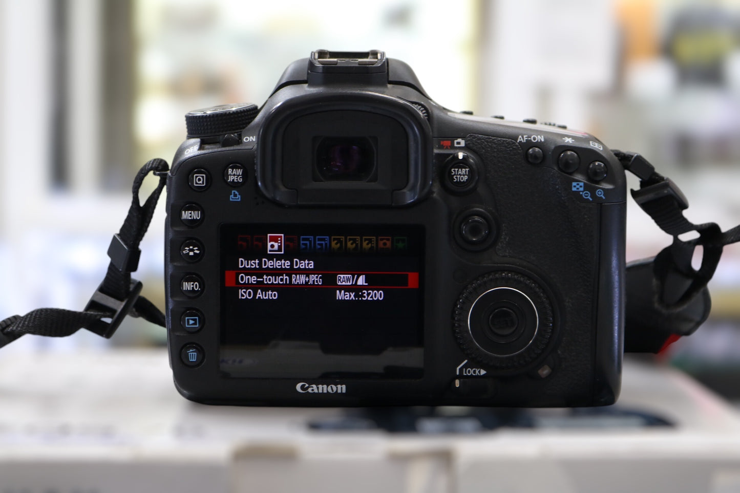 Canon EOS 7D DS126251 Camera Body Only