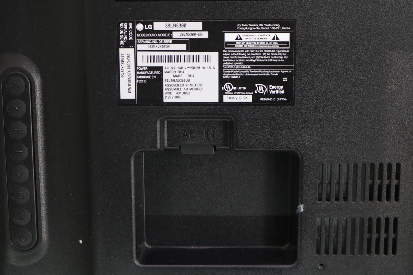 LG 39LN5300 39" LED Non-Smart Television (Local Pick-Up Only)