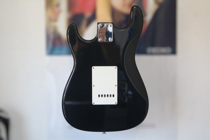 Fever Full Electric Guitar with case (No shipping)