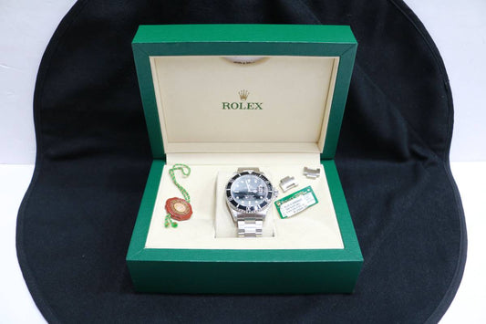 Authentic 1999 Rolex Oyster Perpetual Date Submariner Secondhand 40 MM Men's Watch (Local Pick-up only)