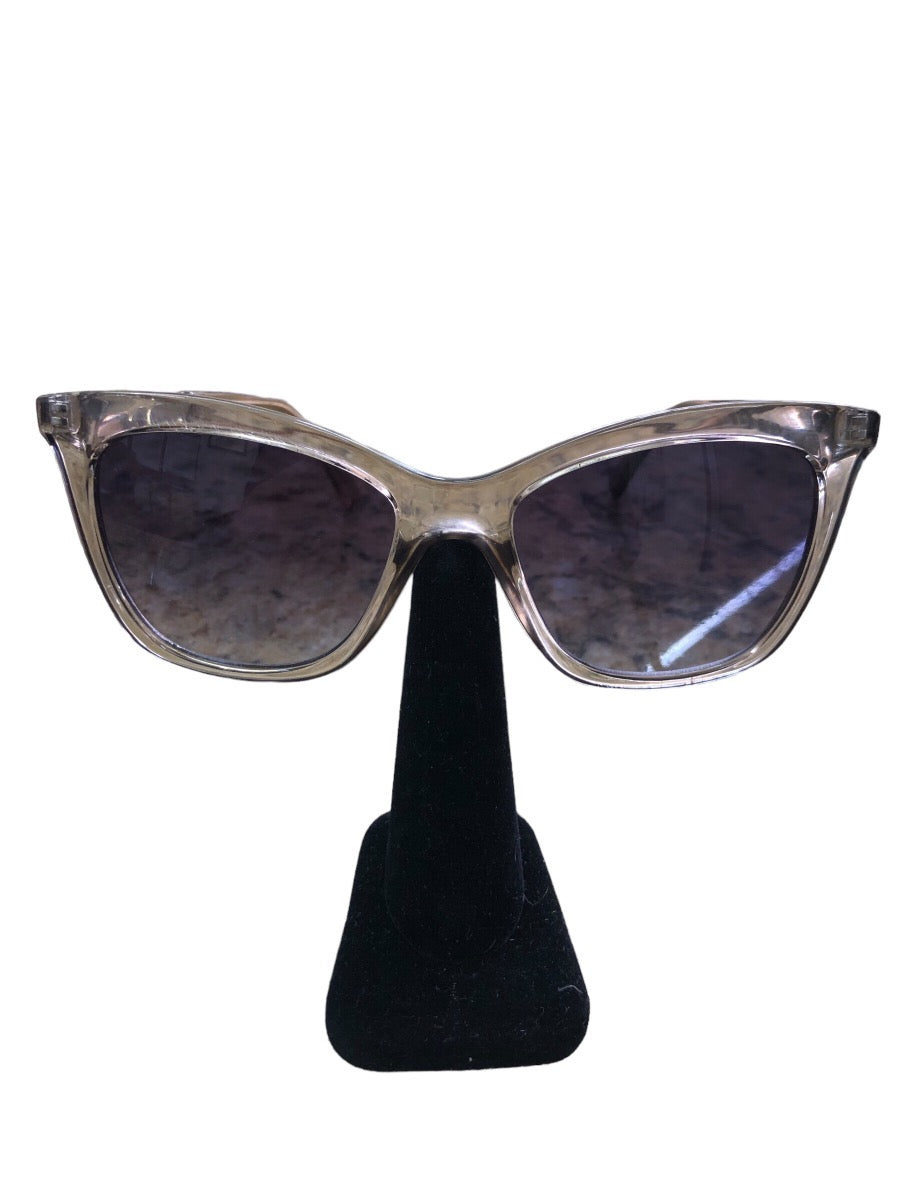 Guess Sunglasses Model 0417