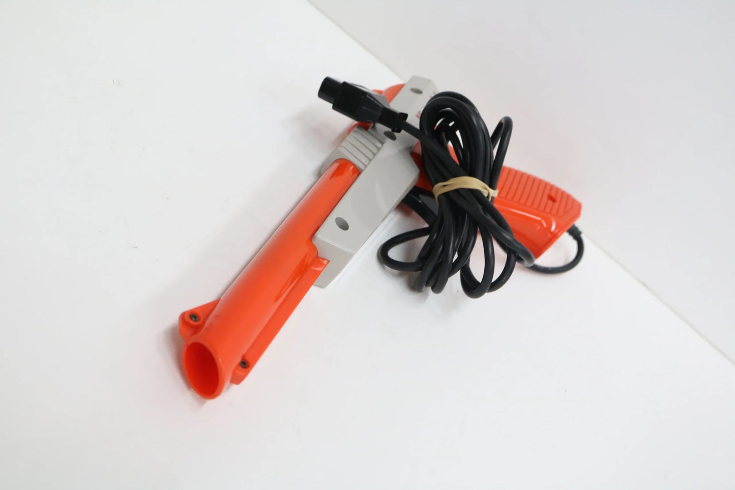 Nintendo NES-005 Zapper 1985