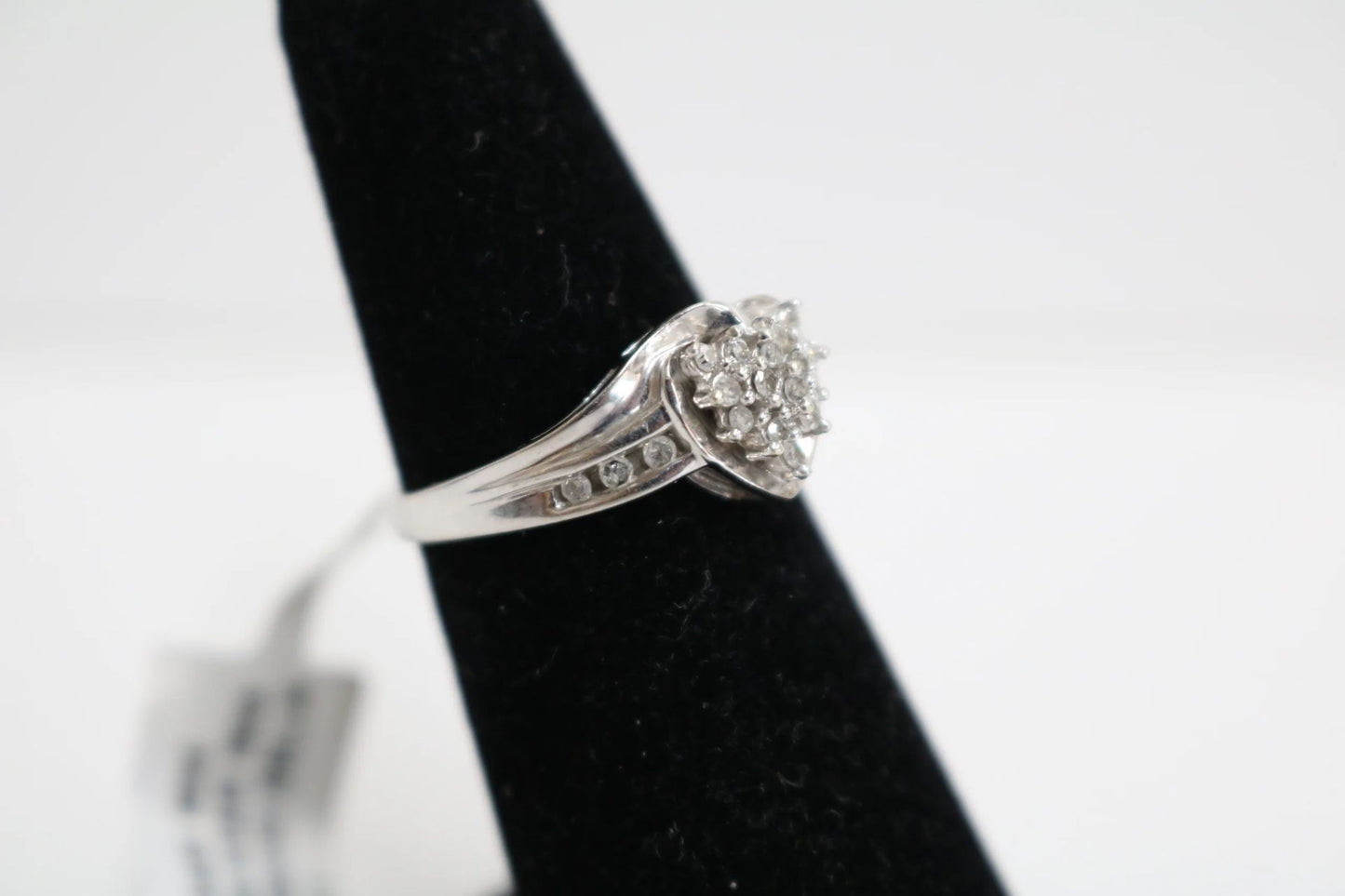 10K White Gold Heart Design Diamond Ring (Size 7) 0.21 CTW
